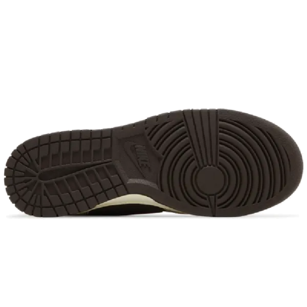 Nike Dunk High SE Baroque Brown