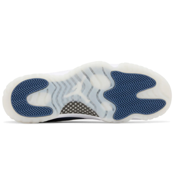 Jordan 11 Retro Low Diffused Blue