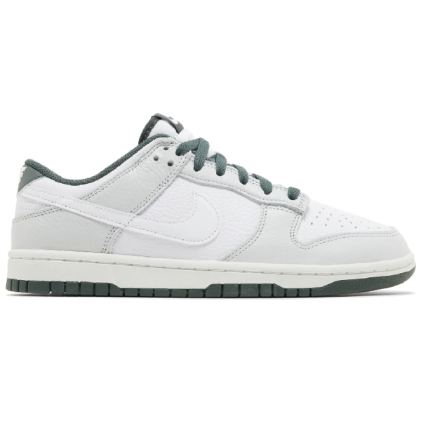 Nike Dunk Low Retro SE Photon Dust Vintage Green