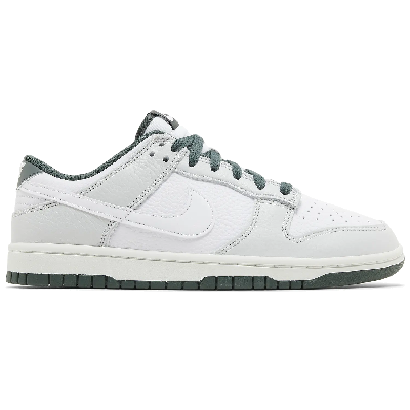 Nike Dunk Low Retro SE Photon Dust Vintage Green