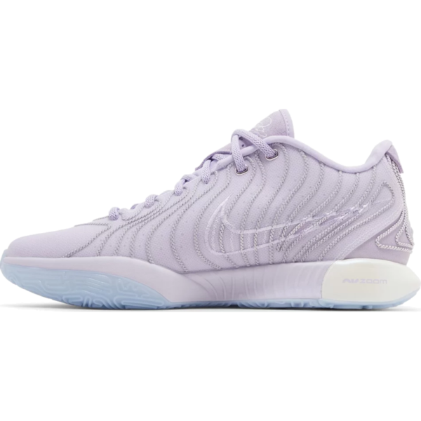 Nike LeBron 21 Easter